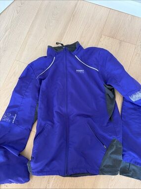 Magellan Outdoors Women’s Purple Softshell Jacket